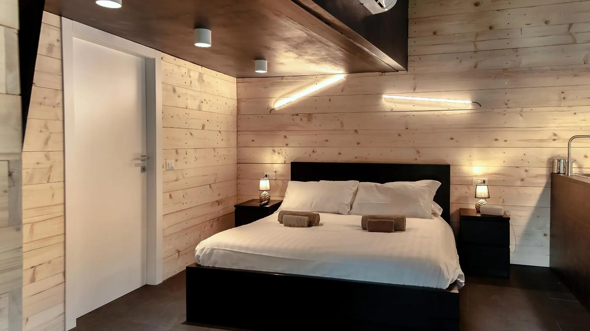 Apartamento Fitzgerald Building - The House Of Travelers Como Italia
